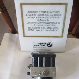 bloc ABS (groupe hydraulique) de bmw 316ti e46 référence 34516765452/6765454