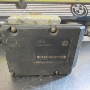 Bloc ABS de GOLF 4 ou SHARAN  référence1J0907379G / 7M0614111AE