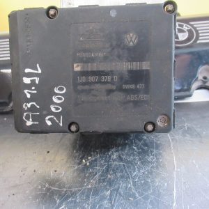 bloc ABS de AUDI A 1L9  référence 1J0614217E