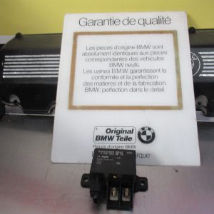 Relais module batterie de Mercedes Classe E 320 W211 référence A0025423819