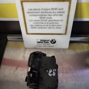 Serrure de porte avant droite bmw ref 7059974