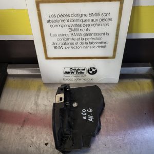 Serrure de porte gauche de bmw e63 ref 7155627