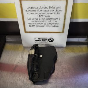 Serrure de porte avant gauche bmw x3 e83 ref 7167073