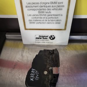 Serrure de porte avant droite bmw x3 e83 ref 7167071