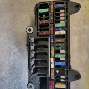 Boîte a fusible bmw e65 ref 6900583
