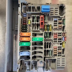 Boite a fusible bmw ref 6906622