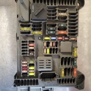Boite a fusible bmw ref 5665066