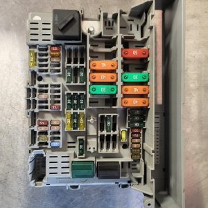 Boiteva fusible bmw ref 6906621