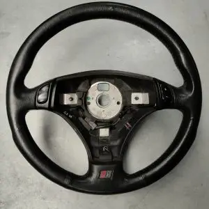 Volant Audi S8 1999 en très bon état