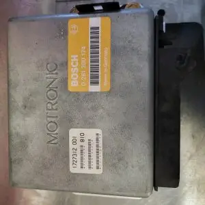Calculateur moteur BMW 316i E30