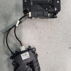 serrure de hayon de bmw f11