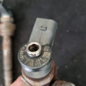 injecteur de BMW 320d e90 163cv ref 7798446